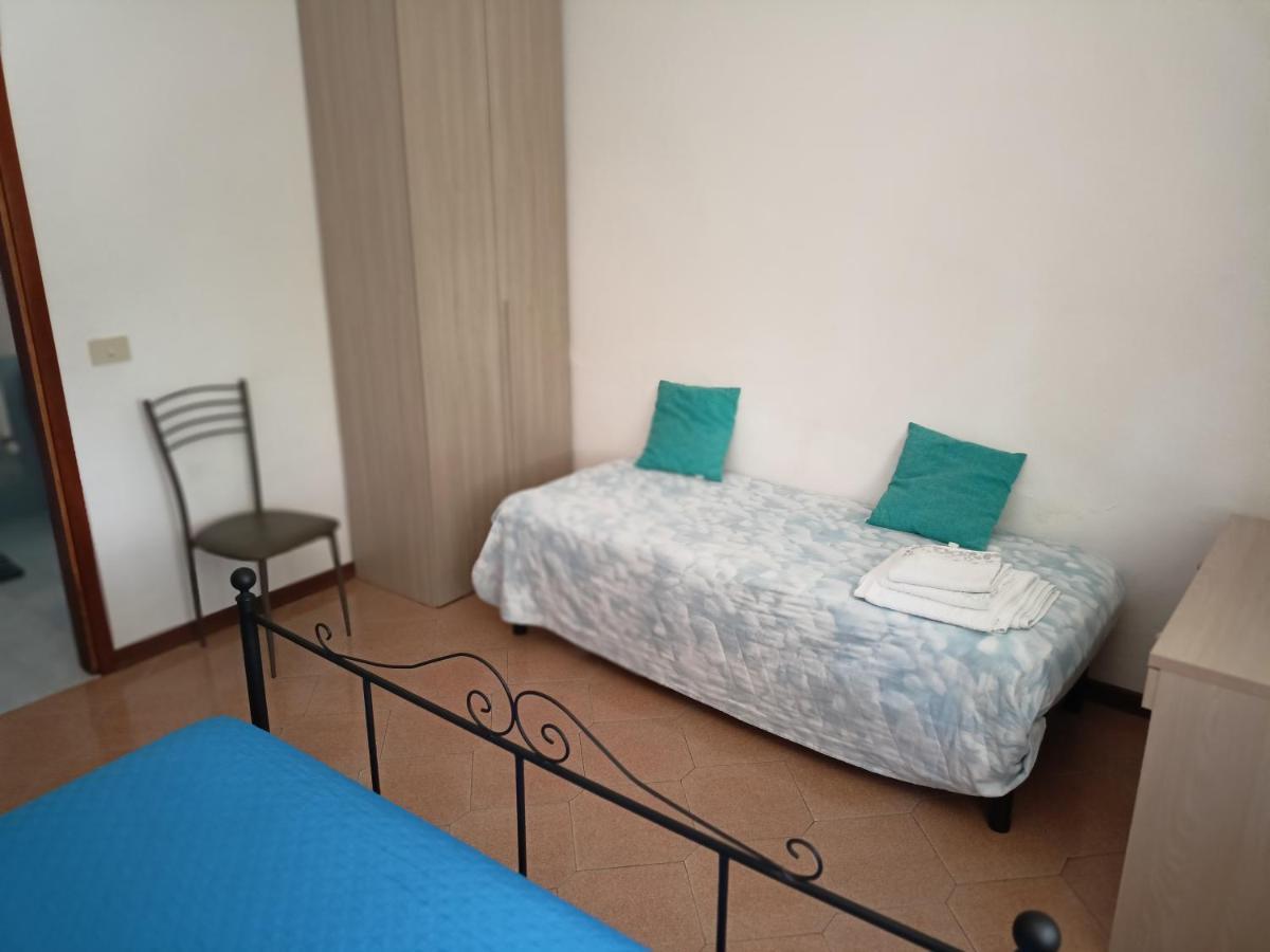 פוליניו Marco - Camere Con Bagno Privato Vicino Al Centro מראה חיצוני תמונה